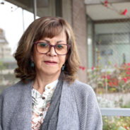 Profesora Leonor Varas es distinguida con la Condecoración al Mérito Amanda Labarca