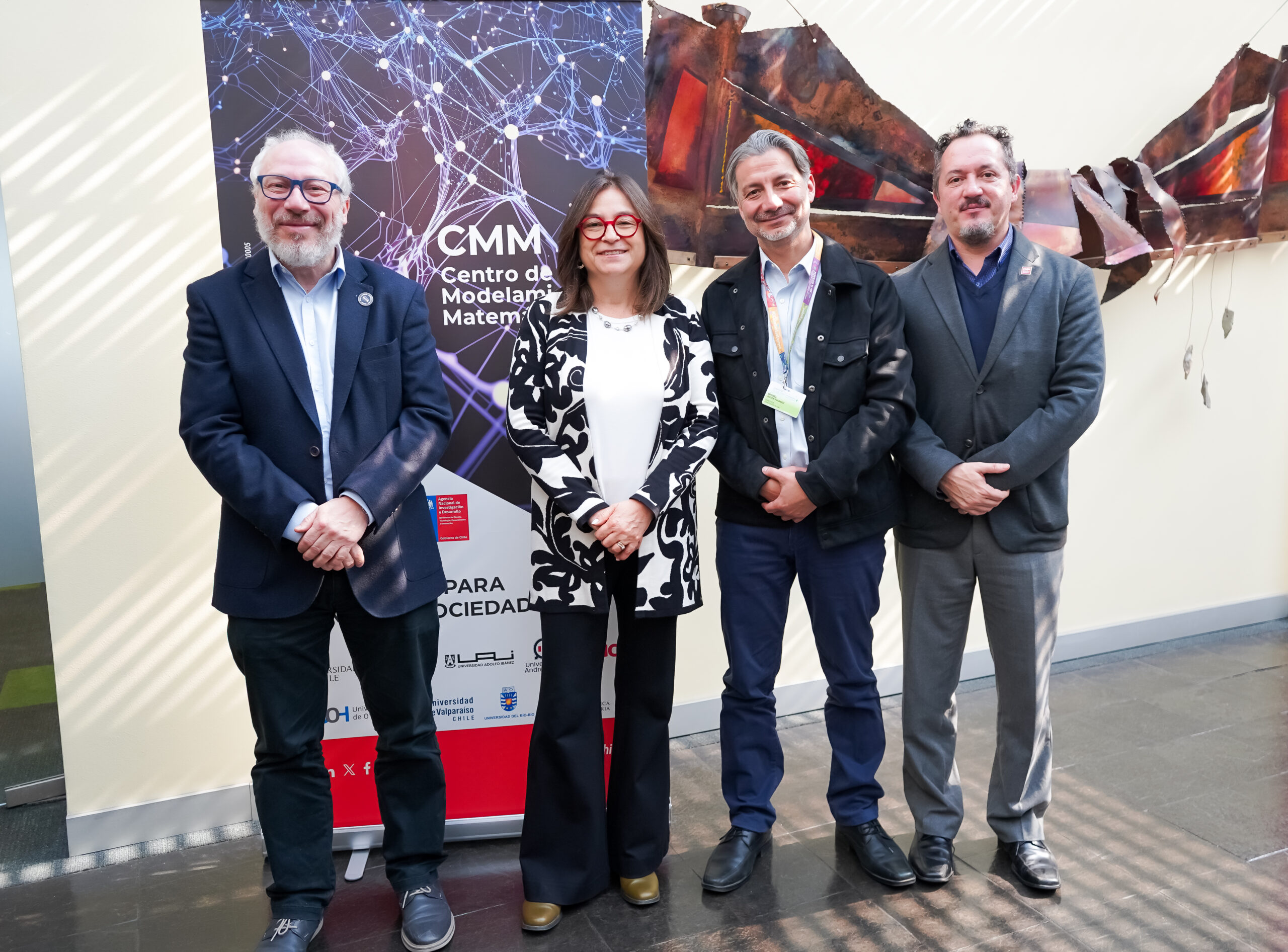 De izq. a der: Rodrigo Soto, director de vinculación FCFM-Uchile; Susana Mondschein, decana FCFM-Uchile; Michel Royer, director Hospital Calvo Mackenna; y Héctor Ramírez, director CMM.